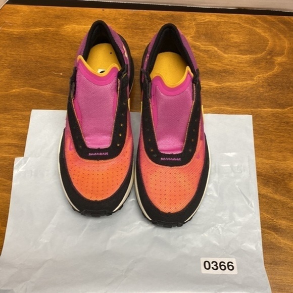 Nike size 4y boys.like new‎ no shoe strings. - Picture 4 of 9